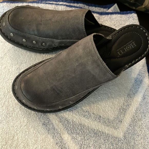 Born Majesty Gray Leather Studded Slip On Clogs Shoes Womens 7 M NEW WITHOUT BOX - Picture 5 of 6